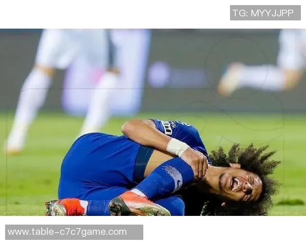 足球运动员在比赛中意外瞬间的搞笑尴尬图片合集